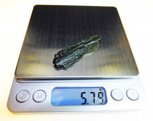 Digital scale - measuring of moldavite weight