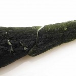 Fitted belly and upper part of the moldavite