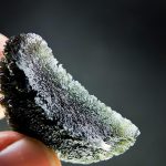 Naturally fragmented moldavite