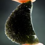 Naturally fragmented moldavite