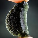Naturally fragmented moldavite