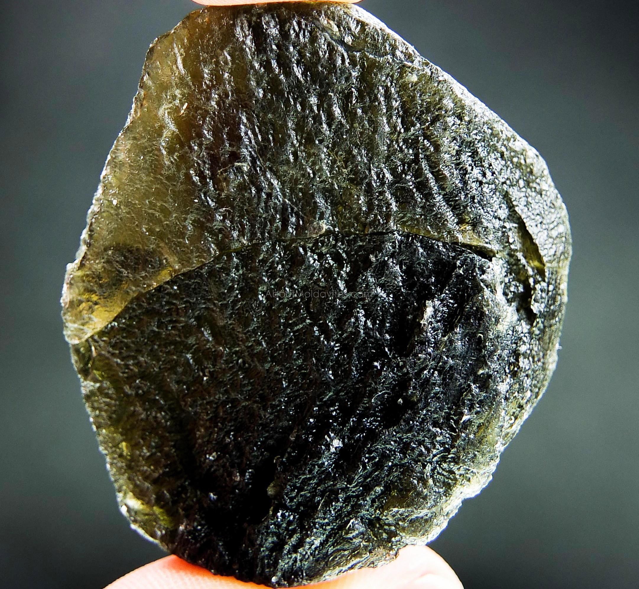 Naturally broken moldavite